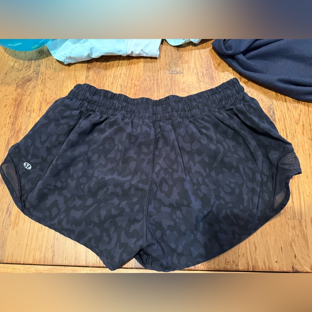 Lululemon hotty hot short 2”